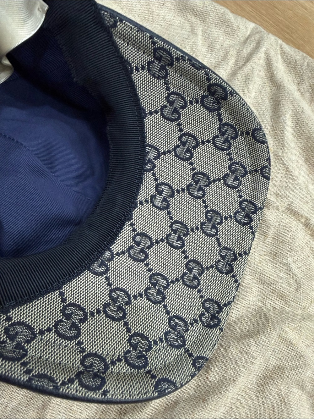 Gucci Beige Monogram Baseball Cap with Red & Navy Web - Picture 7 of 10